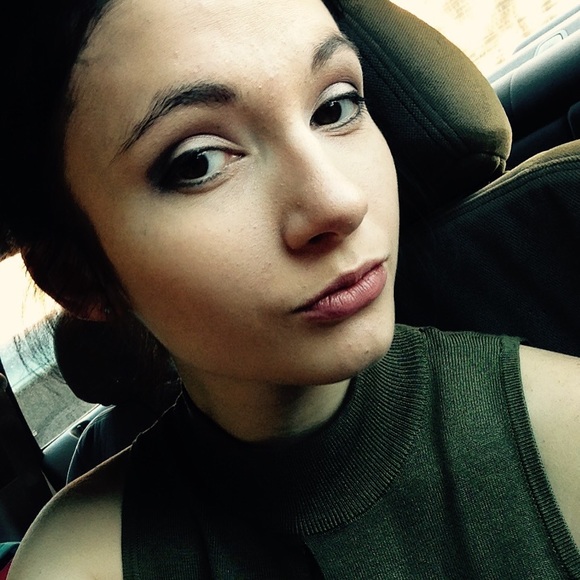 Meet your Posher, Jasmine