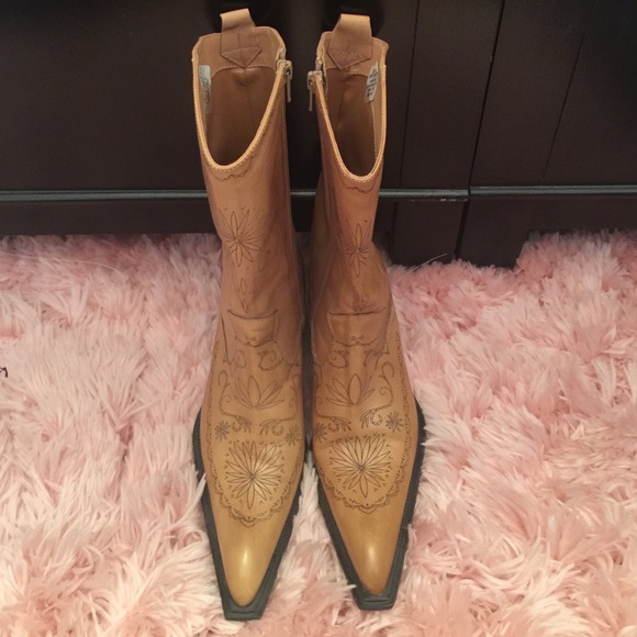 Colin Stuart boots size 7.5