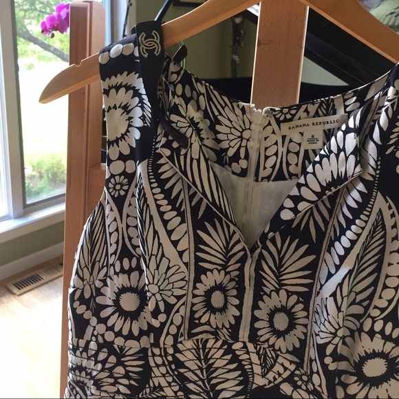 Banana Republic silk dress with pockets