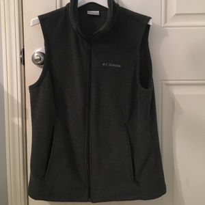 Grey zip up Columbia fleece vest