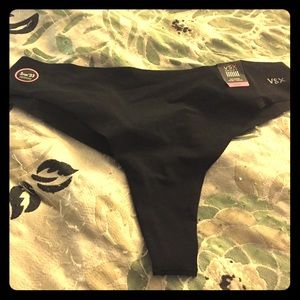 Victoria's Secret Sport Large no show sport thong