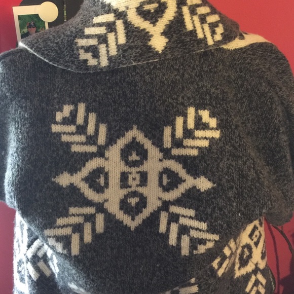 Sweater - Picture 3 of 3