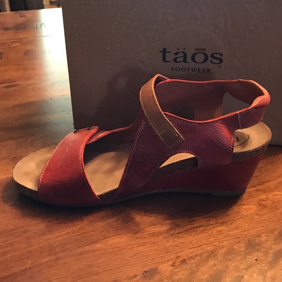 Taos Chrissy sandals - Picture 4 of 4