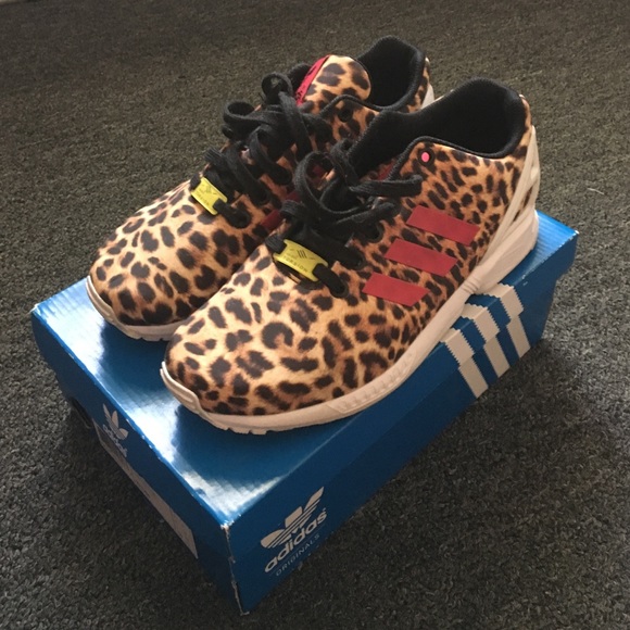 Super comfy zx flux sneakers (box included)