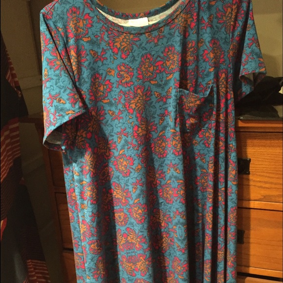 Medium lularoe Carly