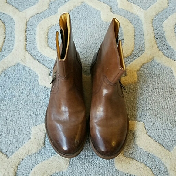 Busola Trapani Brown Booties - Picture 2 of 3