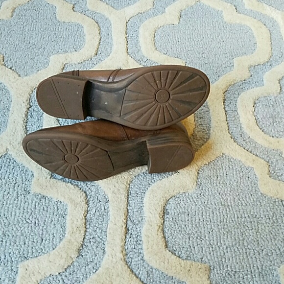 Busola Trapani Brown Booties - Picture 3 of 3