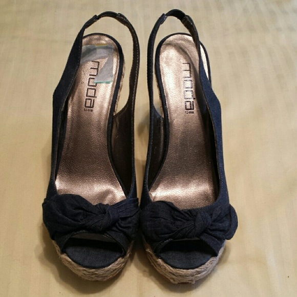 Denim peep toe heels w bow!!