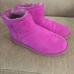 Gently used shortie magenta UGG boots