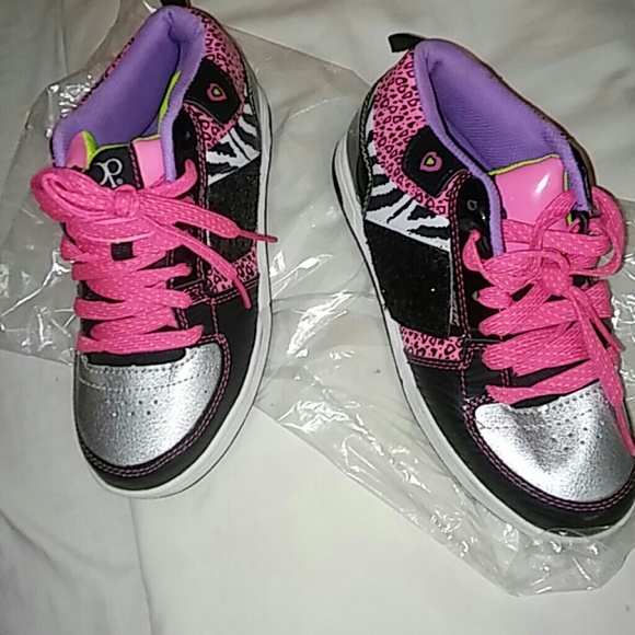 never worn very funky OP sneakers