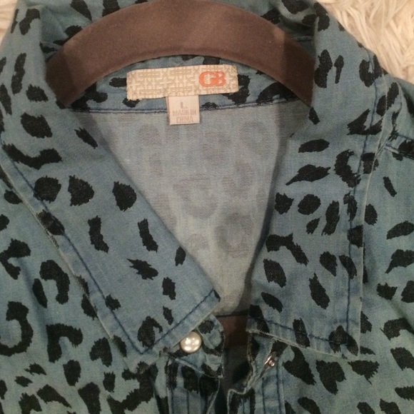 Gianni Bini Button front denim shirt - Picture 2 of 2