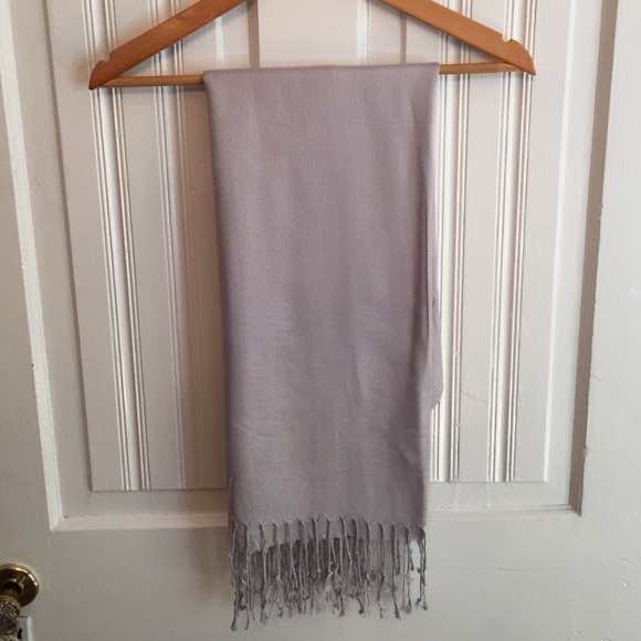 Brand New! Silver/Grey Pashmina
