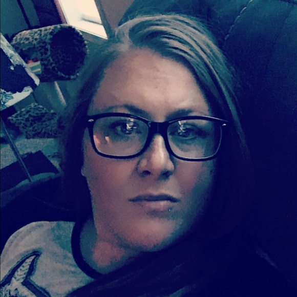 Meet your Posher, Amber - Picture 2 of 2