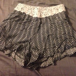 Black and white flowy shorts
