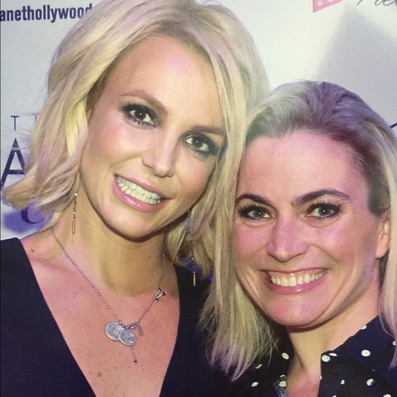 Meet your Posher, Sherie - Picture 3 of 4