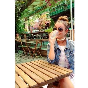 Meet your Posher, Christina