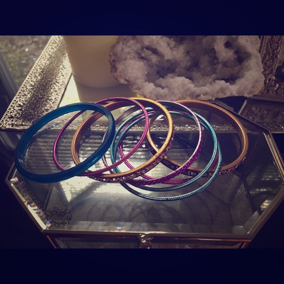 Set of 8 Bangle Bracelets