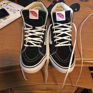 Vans Sk8-Hi Shoes (black and white)