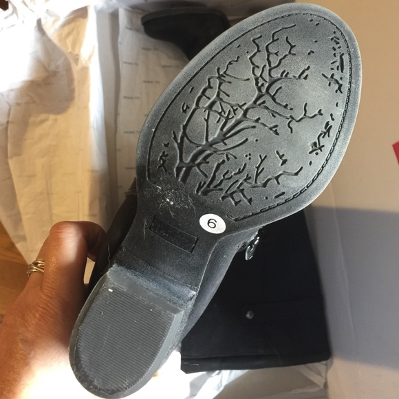 Boots - Picture 2 of 4