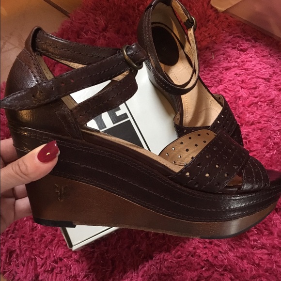 FRYE Carlie Wedges