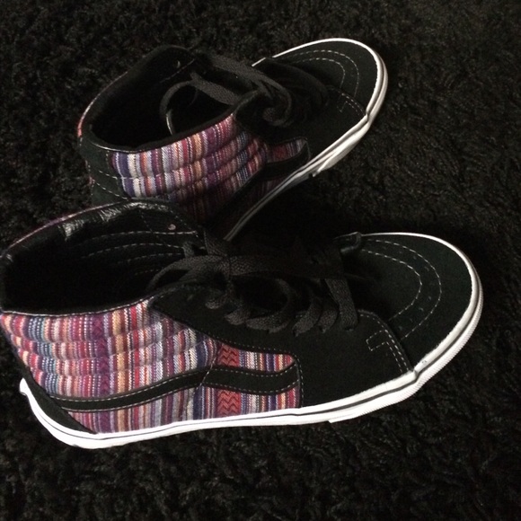 womens 7 men's 5.5 Hi-top skater vans