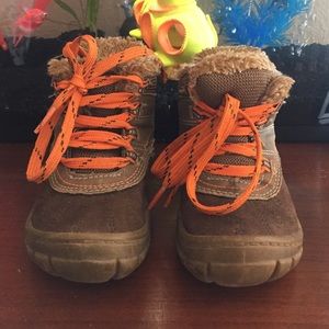 Toddler Oshkosh winter boots.