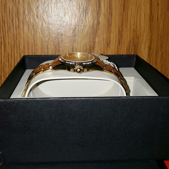 Big sale, wNWT Bulova Crystal Gold watch