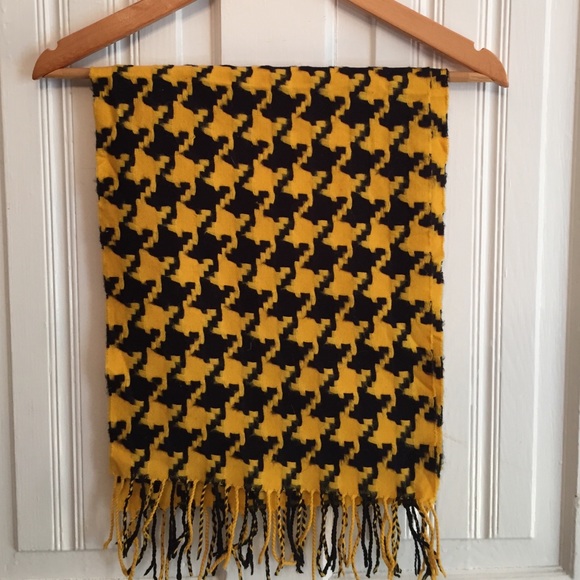 CASHMERE Black and Yellow Houndstooth Scarf