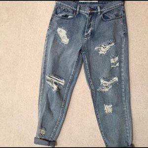 Brandy Melville Distressed Boyfriend Jeans