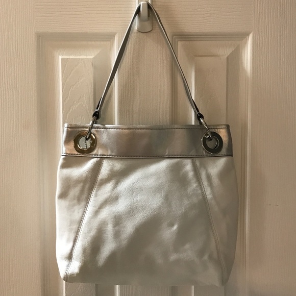 Coach - Picture 2 of 4