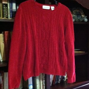 Women's super soft sweater!! NWOT!!