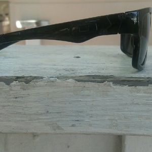 Oakley Jupiter Square