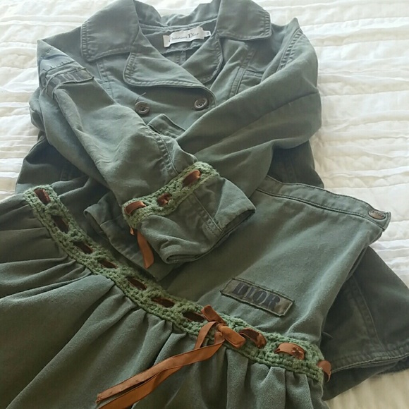 GIRLS SIZE 8A CHRISTIAN DIOR JACKET AND SKIRT