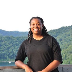 Meet your Posher, Mercedes