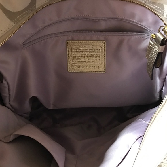 Coach purse - Picture 3 of 4