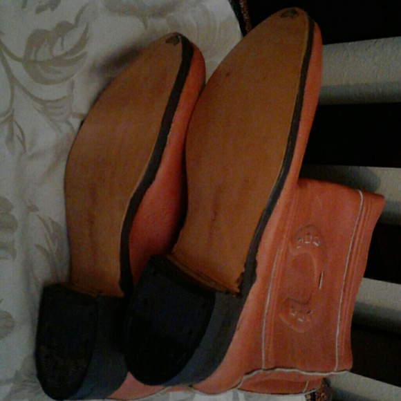 Boots - Picture 3 of 3