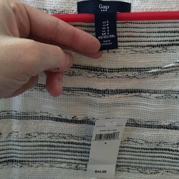 Top - Picture 2 of 3