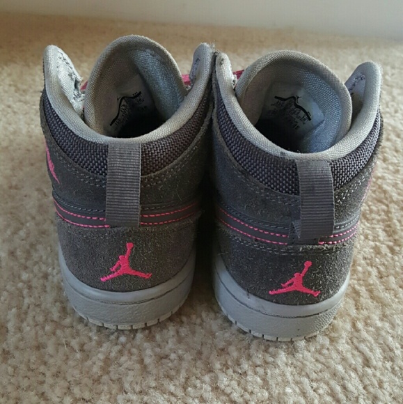 Retro 1 Jordans - Picture 3 of 4