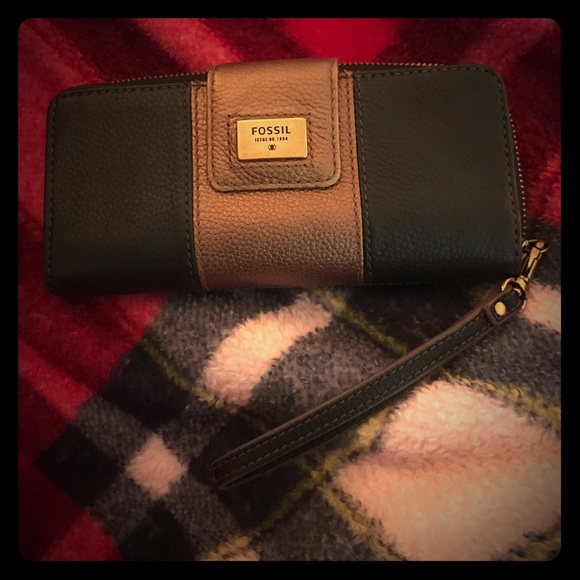 Fossil wallet