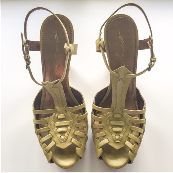 Vince Camuto Leather Pop of Color Platform Heels