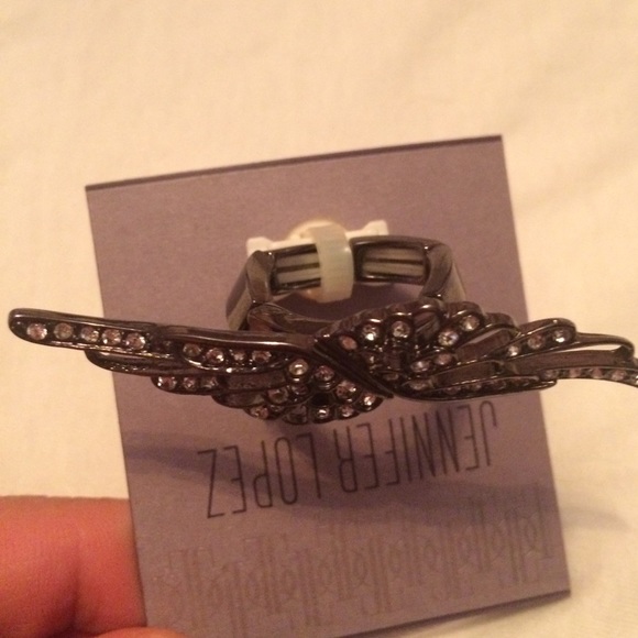 Ring - Picture 2 of 3