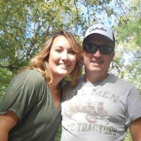 Meet your Posher, Courtney - Picture 1 of 1