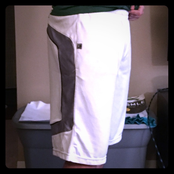 Men's Under Armour Shorts, never worn, size XL