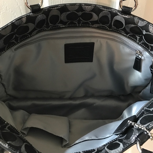 Coach purse - Picture 3 of 4