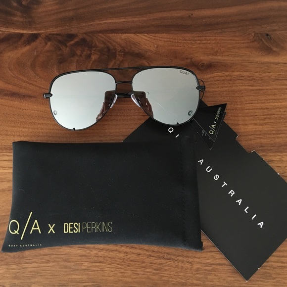 Quay X Desi High Key - black/silver NWT!