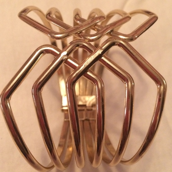 Cuff - Picture 3 of 3