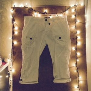 Juniors' SO White Capris