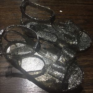 Black sparkle jelly sandals