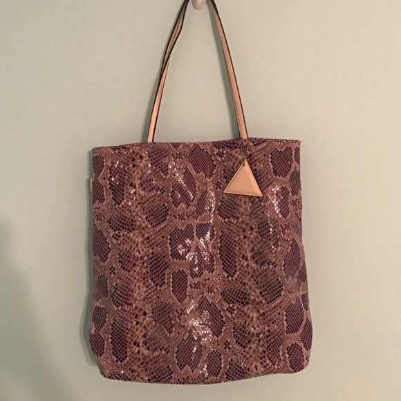 Sorial tote bag