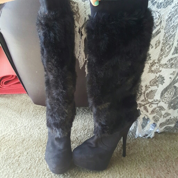 Fur boots